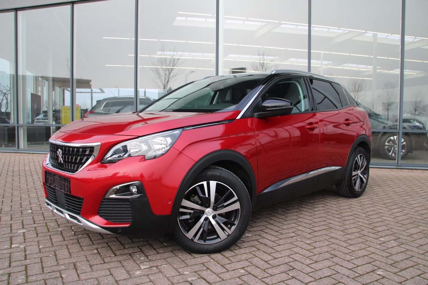 Peugeot 3008 - 1.2 PureTech 130pk Allure EAT8 Automaat Airco Navi Carplay Trekhaak - AutoWereld.nl