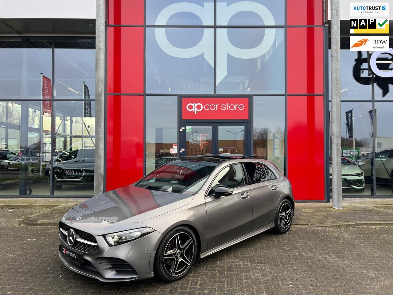 Mercedes-Benz A-klasse - 200 Premium Plus AMG Pakket - AutoWereld.nl