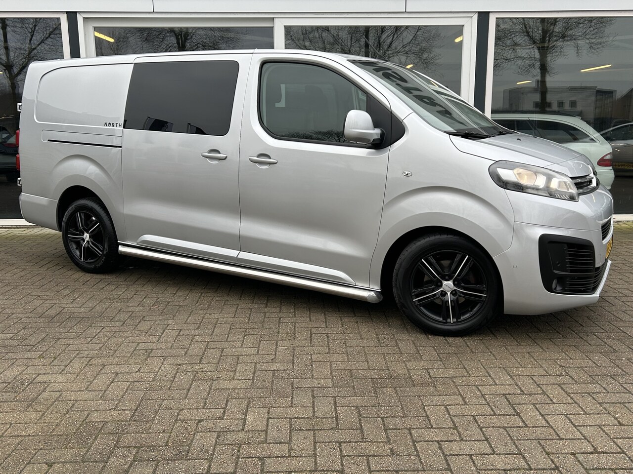 Citroën Jumpy - 2.0 BlueHDI 180 Business XL DC S&S Automaat / Camera / Clima / Carplay / Cruise - AutoWereld.nl