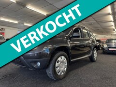 Dacia Duster - 1.6 Lauréate 2wd. Dealer onderhouden, airco, trekhaak en meer