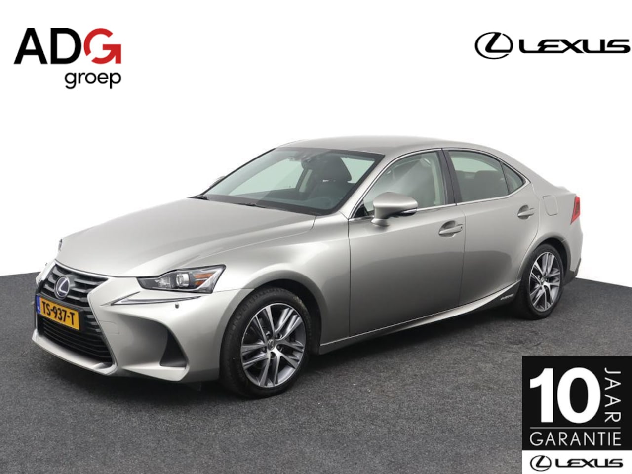 Lexus IS - 300h Hybrid Business Line | Stoelverwarming | Regensensor | Achteruitrijcamera - AutoWereld.nl