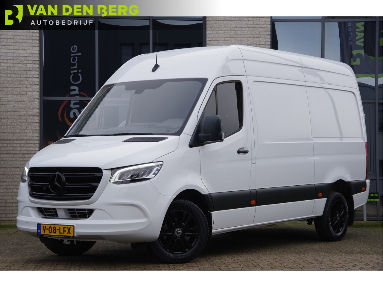 Mercedes-Benz Sprinter - 319 3.0 V6 3P, AUT. LED, TREKHAAK, CAMERA, CRUISE, LEDER STUUR, NAVI BY APPLE CARPLAY, STA - AutoWereld.nl