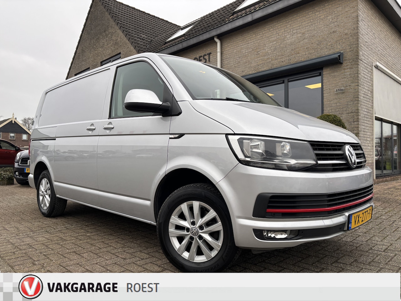 Volkswagen Transporter - 2.0 TDI L1H1 Automaat Highline 2x Schuifdeur / Trekhaak / Camera - AutoWereld.nl