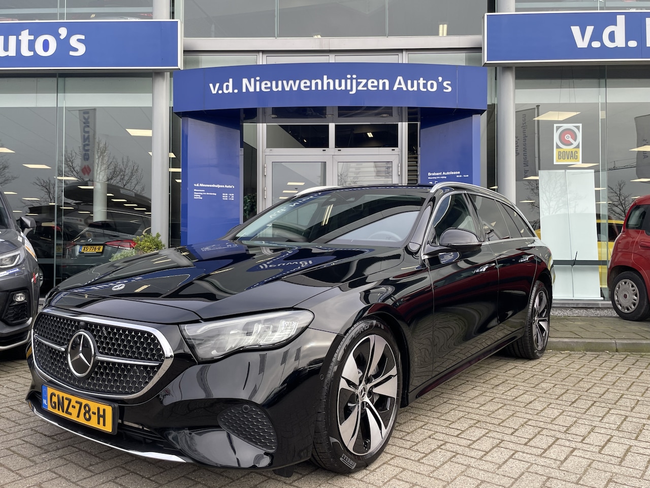 Mercedes-Benz E-klasse Estate - 300 e Luxury Line | Sfeerverlichting | Stoelverwarming | | Apple carplay | Achteruitrijcam - AutoWereld.nl