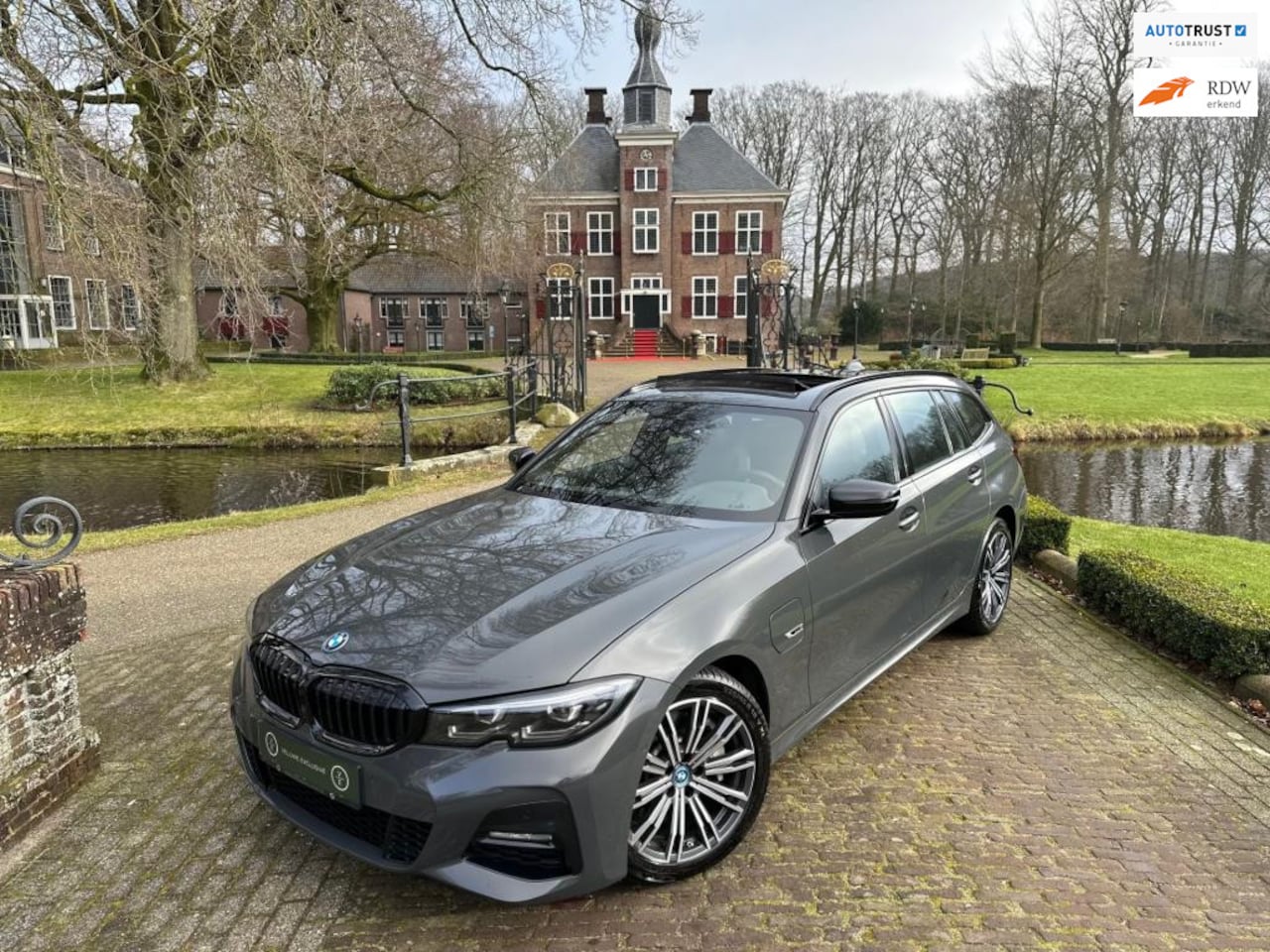 BMW 3-serie Touring - 330e M-Sport | Pano | Leder | Dealer Onderhouden | - AutoWereld.nl