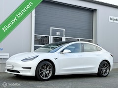 Tesla Model 3 - Standard Range Plus 60 kWh - trekhaak - 1e eig