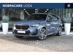 BMW X1 - xDrive23i High Executive M Sport Automaat / Panoramadak / Trekhaak / Adaptief M Onderstel