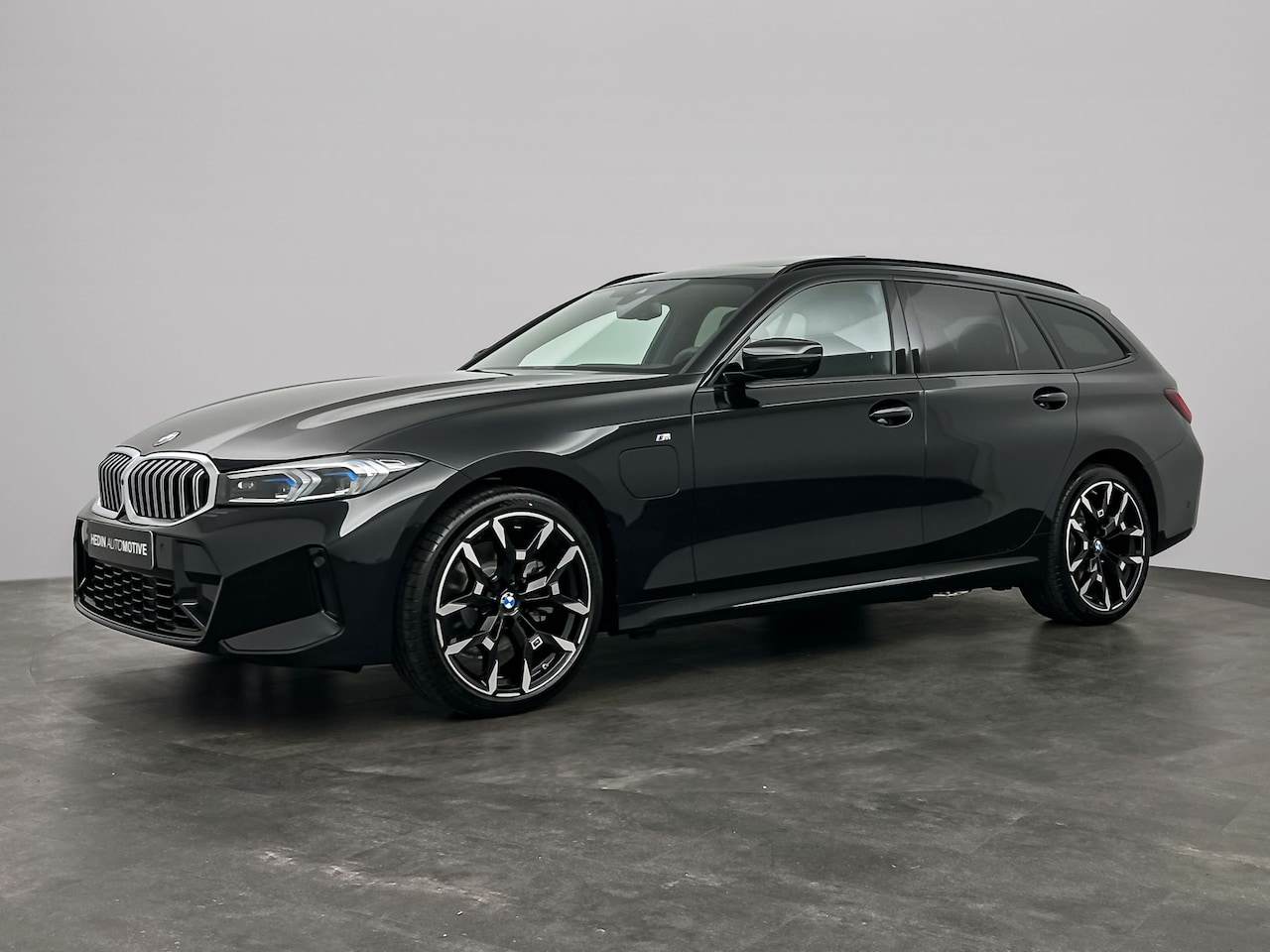 BMW 3-serie Touring - 330E M-Sportpakket | Trekhaak | Innovation Pack | Comfort Pack - AutoWereld.nl