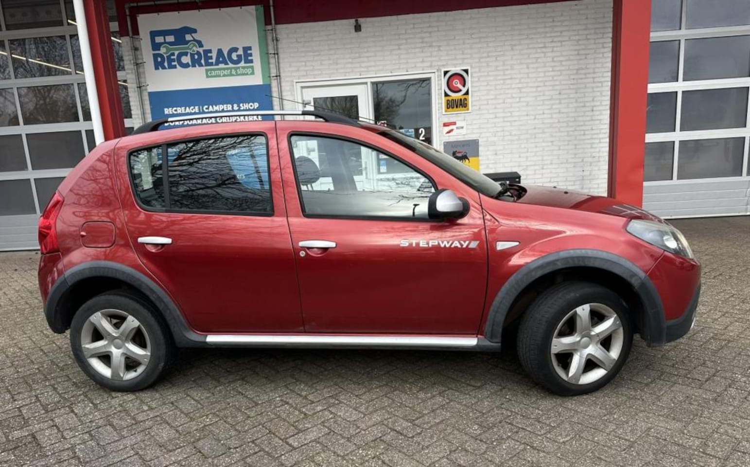 Dacia Sandero Stepway - 1.6 airco, carplay, jaar apk, beurt, 3m garantie, nieuwe Driem - AutoWereld.nl