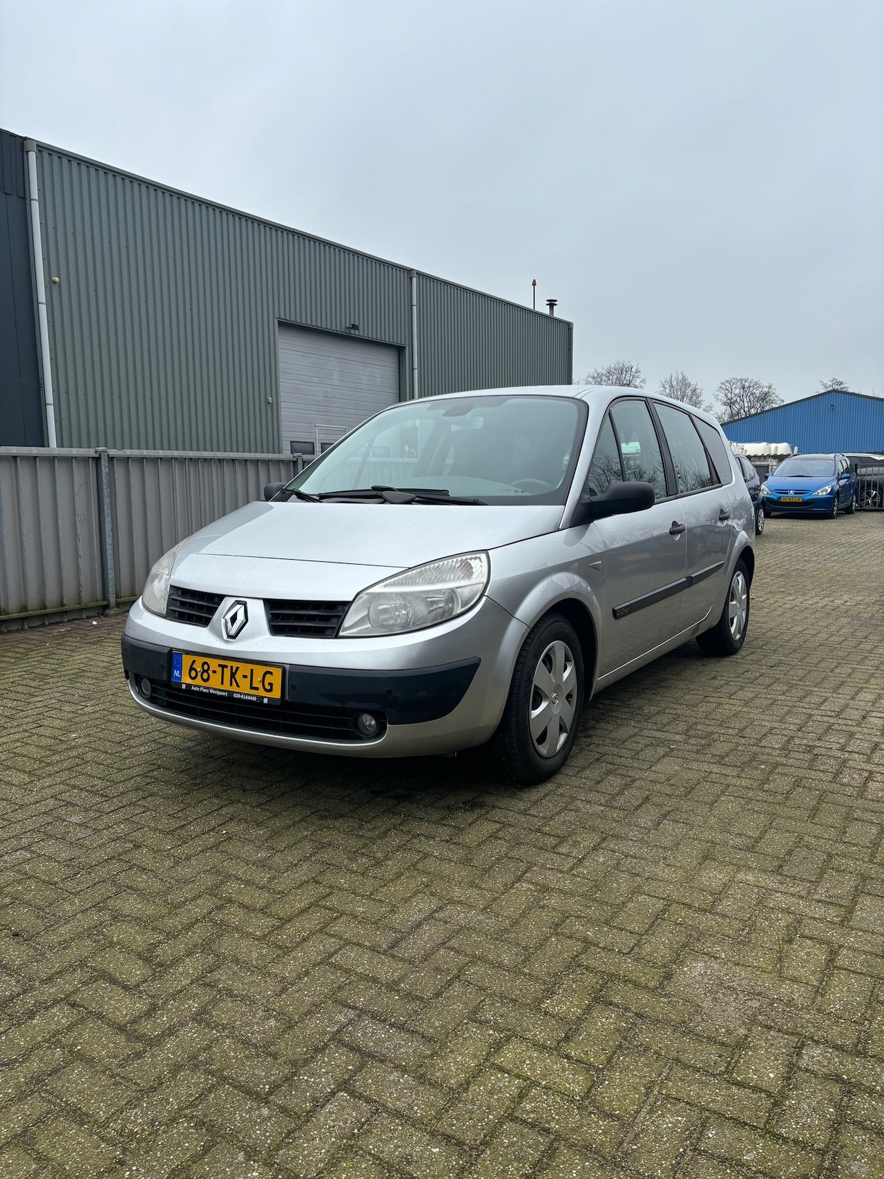 Renault Grand Scénic - 2.0-16V Business Line 7p. 2.0-16V Business Line 7p. NWE APK - AutoWereld.nl