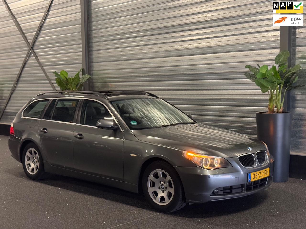 BMW 5-serie Touring - 520d Executive Leder | Xenon | Navi | Pano | Cruise - AutoWereld.nl