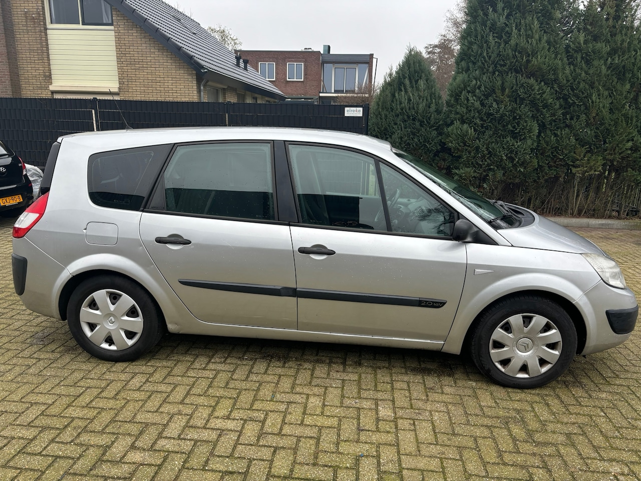 Renault Grand Scénic - 2.0-16V Business Line 7p. 2.0-16V Business Line 7p. NWE APK - AutoWereld.nl