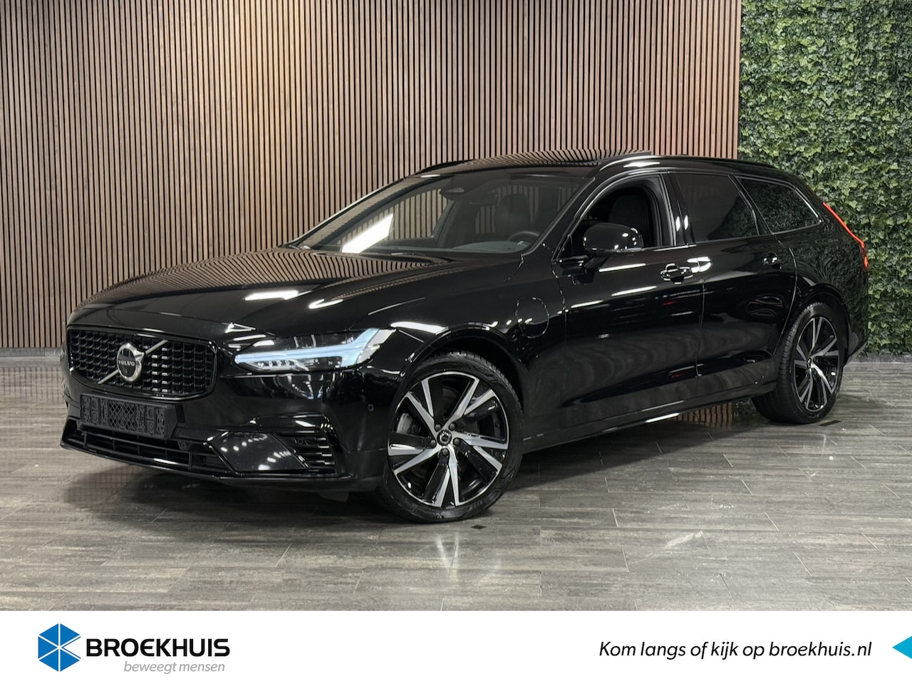 Volvo V90 - V90 T6 AWD Recharge R-Design Long Range | Trekhaak | 360° Camera | All Season banden | Sch - AutoWereld.nl