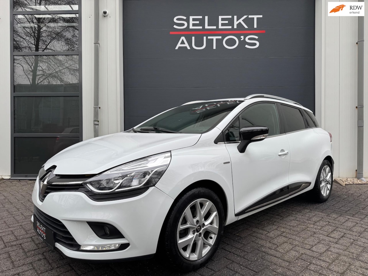 Renault Clio Estate - 0.9 TCe Limited NAP Airco/Navigatie/Cruise/Bass/Bluetooth/LED/PDC/Elekt Ramen/Elekt Spiege - AutoWereld.nl