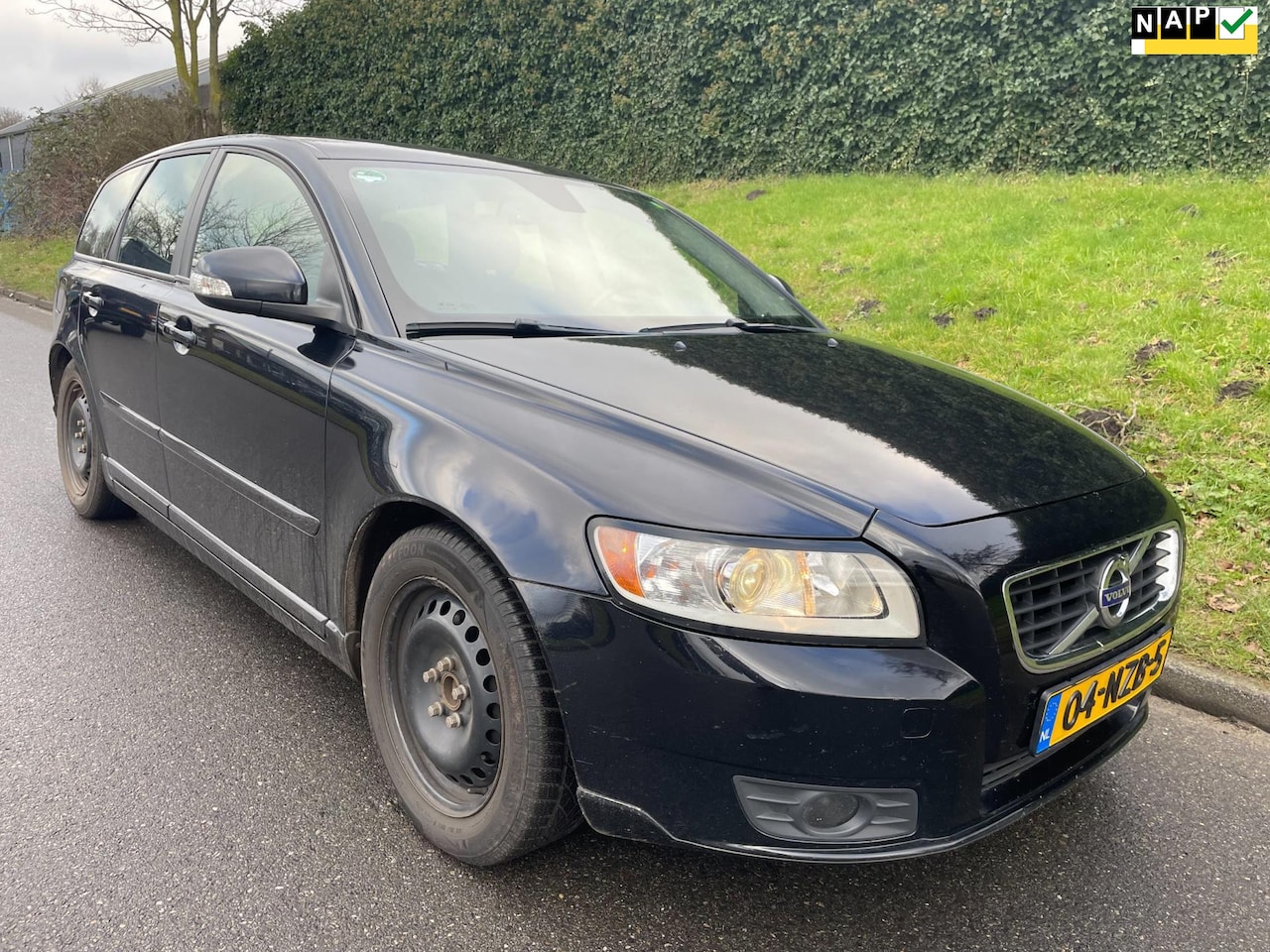 Volvo V50 - 1.6 D2 Kinetic - extra wheels - AutoWereld.nl