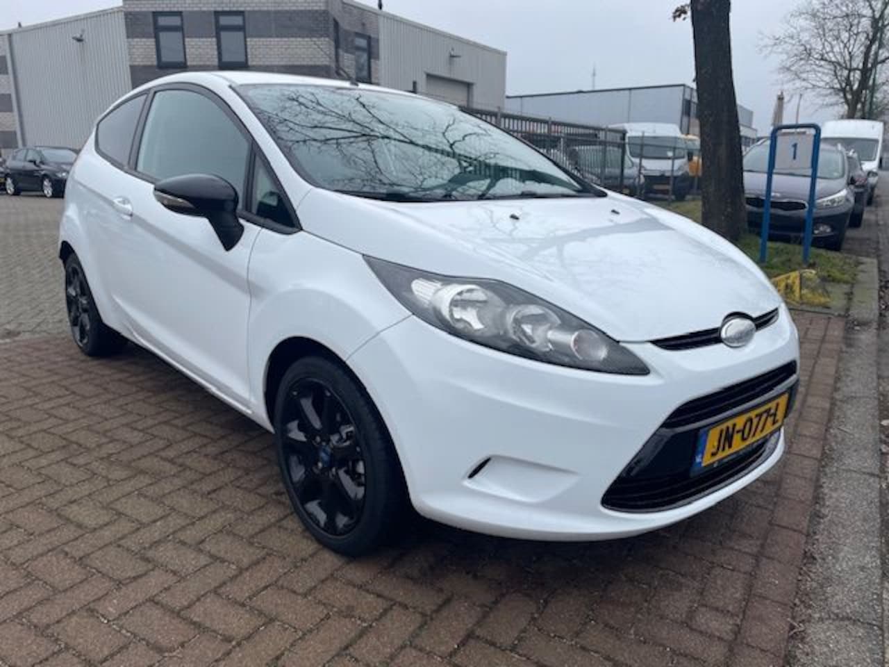 Ford Fiesta - 1.25 Trend ST-Line Airco,Stoelverwaming - AutoWereld.nl