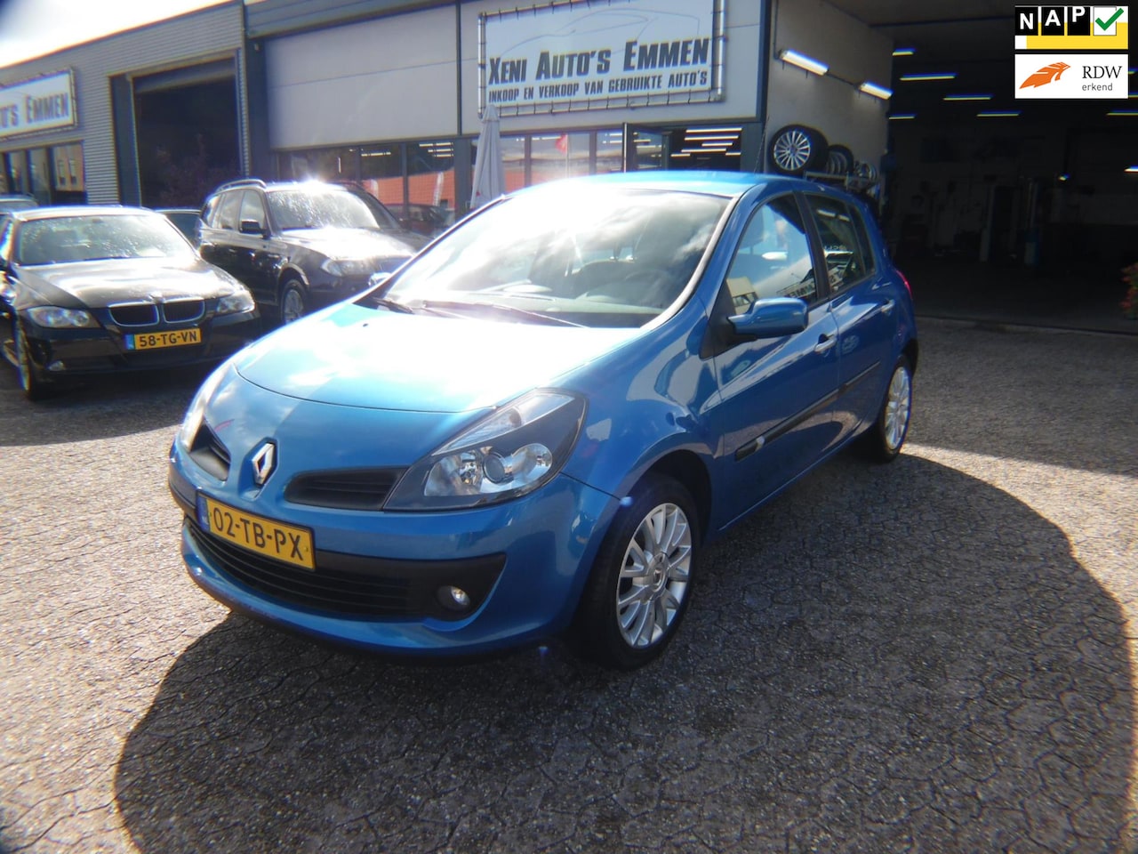 Renault Clio - 1.6-16V Initiale|Airco|1e Eigenaar|5 Deurs|Nw.APK|Dealer Onderhouden|LM-Velgen - AutoWereld.nl