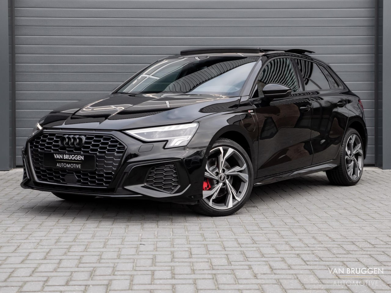 Audi A3 Sportback - 40 TFSI e S-Line Pano CarPlay 18" BTW LED Stoelverwarming - AutoWereld.nl