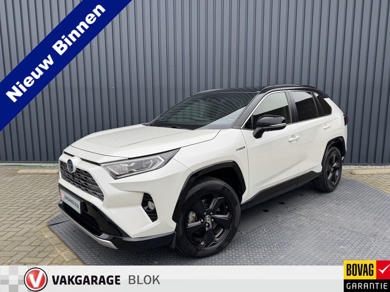 Toyota RAV4 - 2.5 Hybrid Bi-Tone | JBL | 360 camera | Elektr. achterklep | 10 jr GARANTIE | Rijklaar!! - AutoWereld.nl