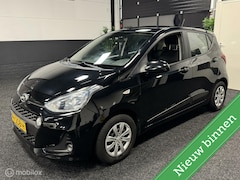 Hyundai i10 - 1.0i 5 DEURS / AIRCO / CRUISE / NAVI / 1e EIG