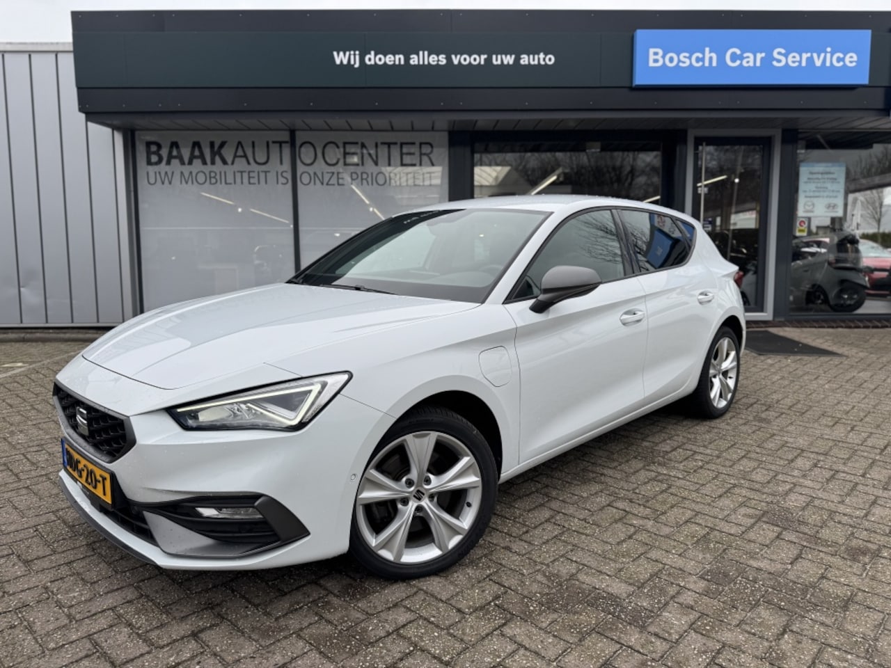 Seat Leon - 1.4 TSI e-Hybrid PHER FR | stuur & stoelverw. | LED - AutoWereld.nl