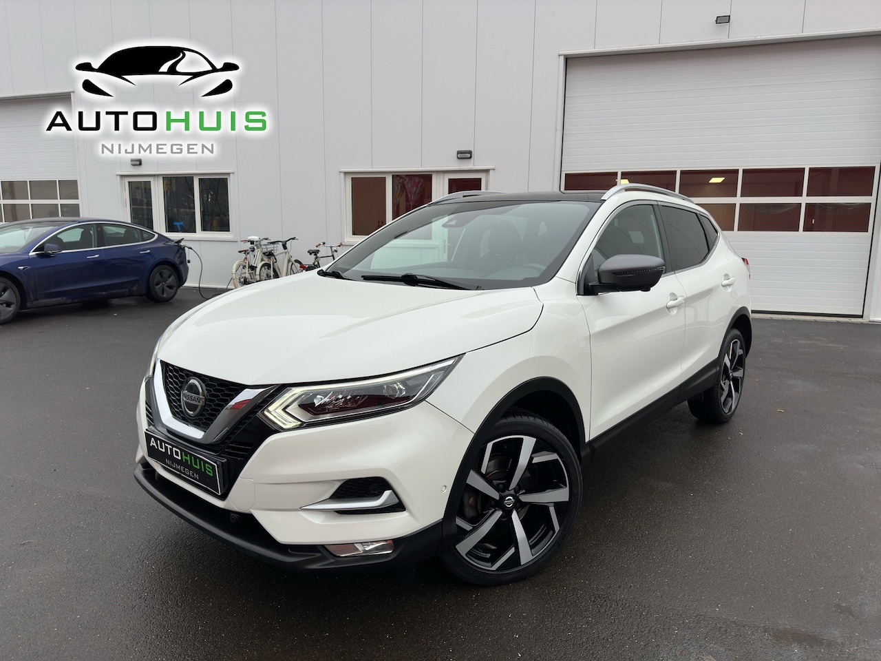 Nissan Qashqai - 1.2 Tekna 17" Navi Camera Leder Panoramadak Stoelverwarming ! - AutoWereld.nl