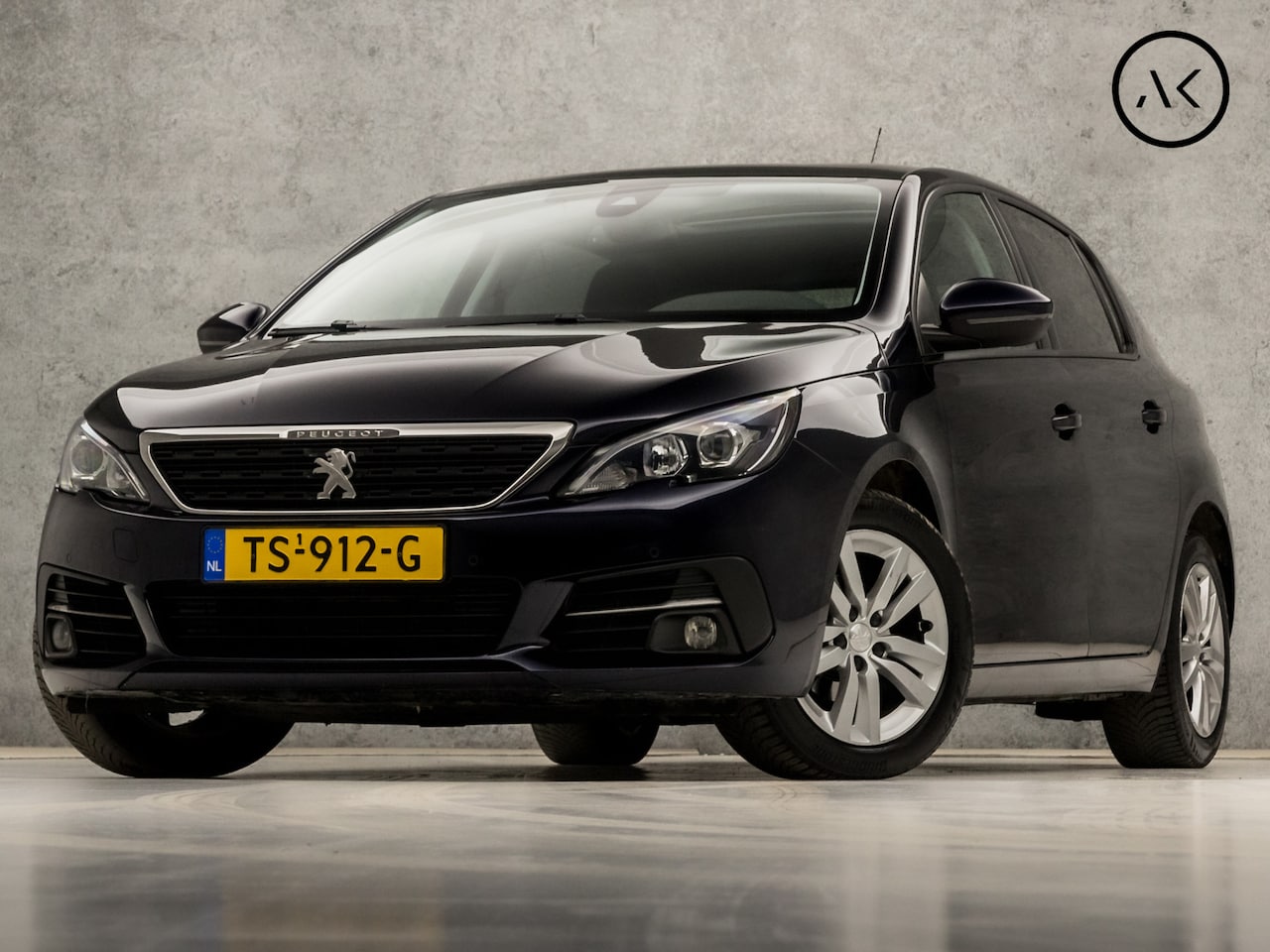 Peugeot 308 - 1.2 PureTech Deluxe (PANORAMADAK, APPLE CARPLAY, NAVIGATIE, PARKEERSENSOREN, SPORTSTOELEN, - AutoWereld.nl