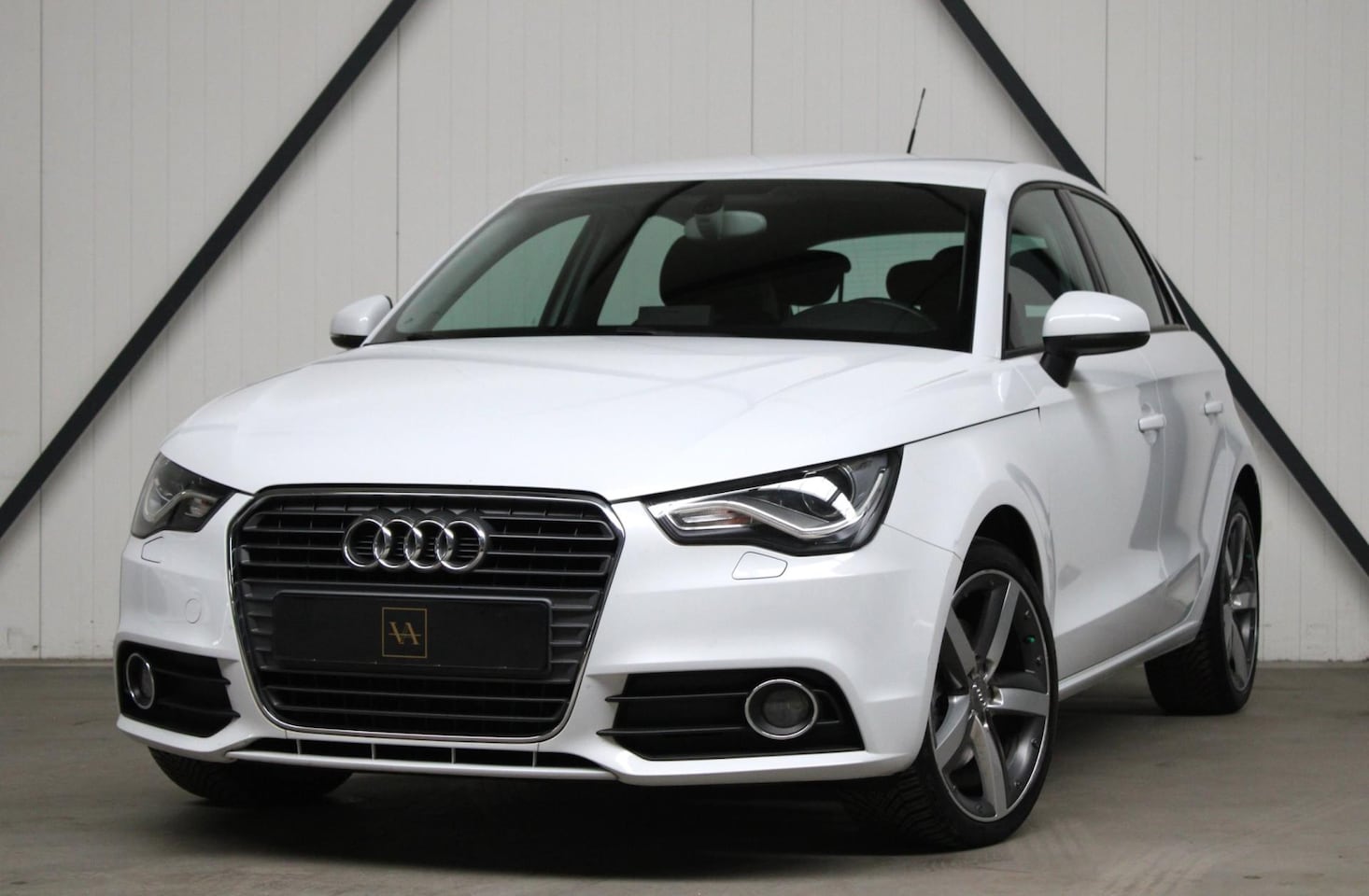 Audi A1 Sportback - 1.4 TFSI 5 Deurs l NAVI l LED l Xenon l Bluetooth l PDC - AutoWereld.nl