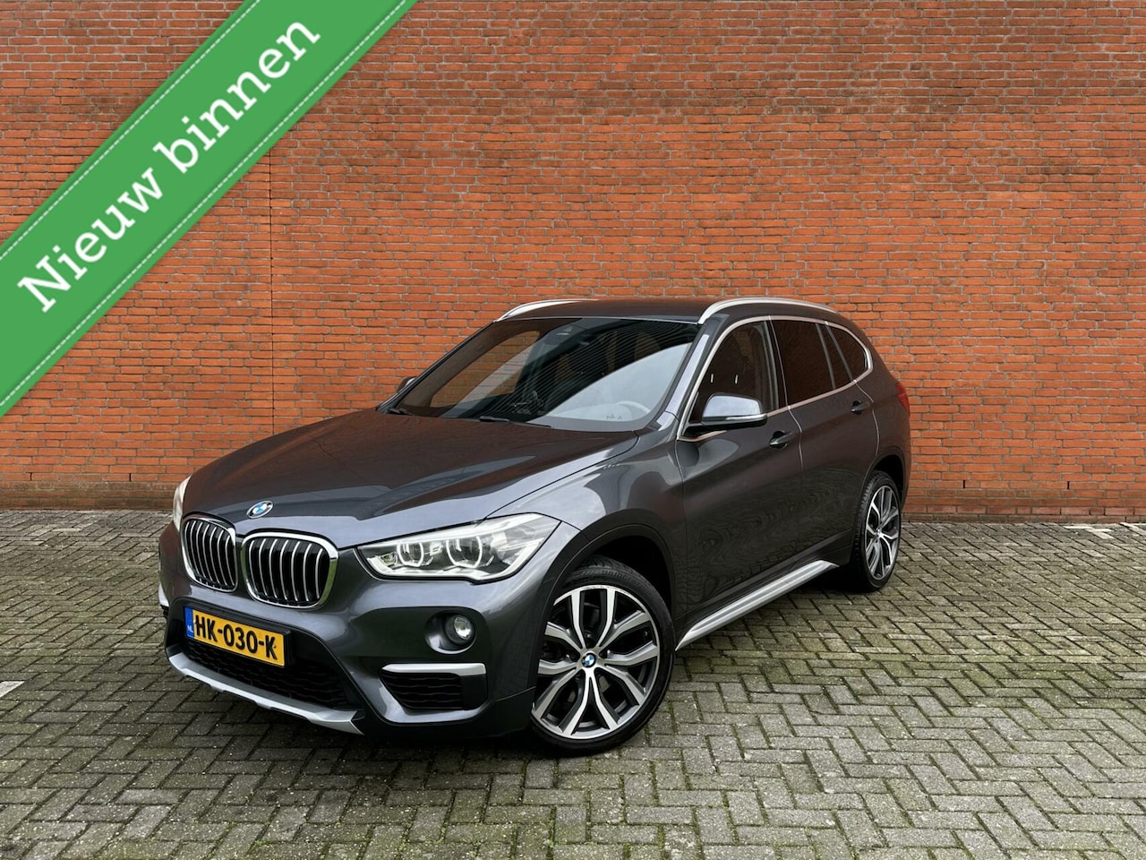 BMW X1 - sDrive20i|HEADS UP|KEYLESS|AUTOMAAT|GROOT DISPLAY - AutoWereld.nl