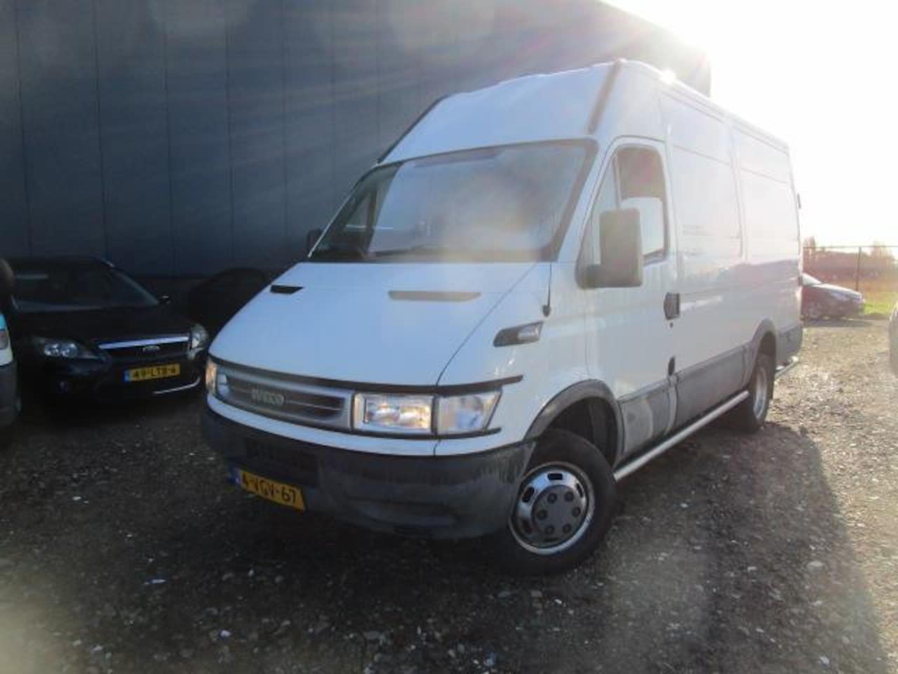 Iveco Daily - 35 C 12V 330 H2 35C12V 330 H2, Dubbel lucht - AutoWereld.nl