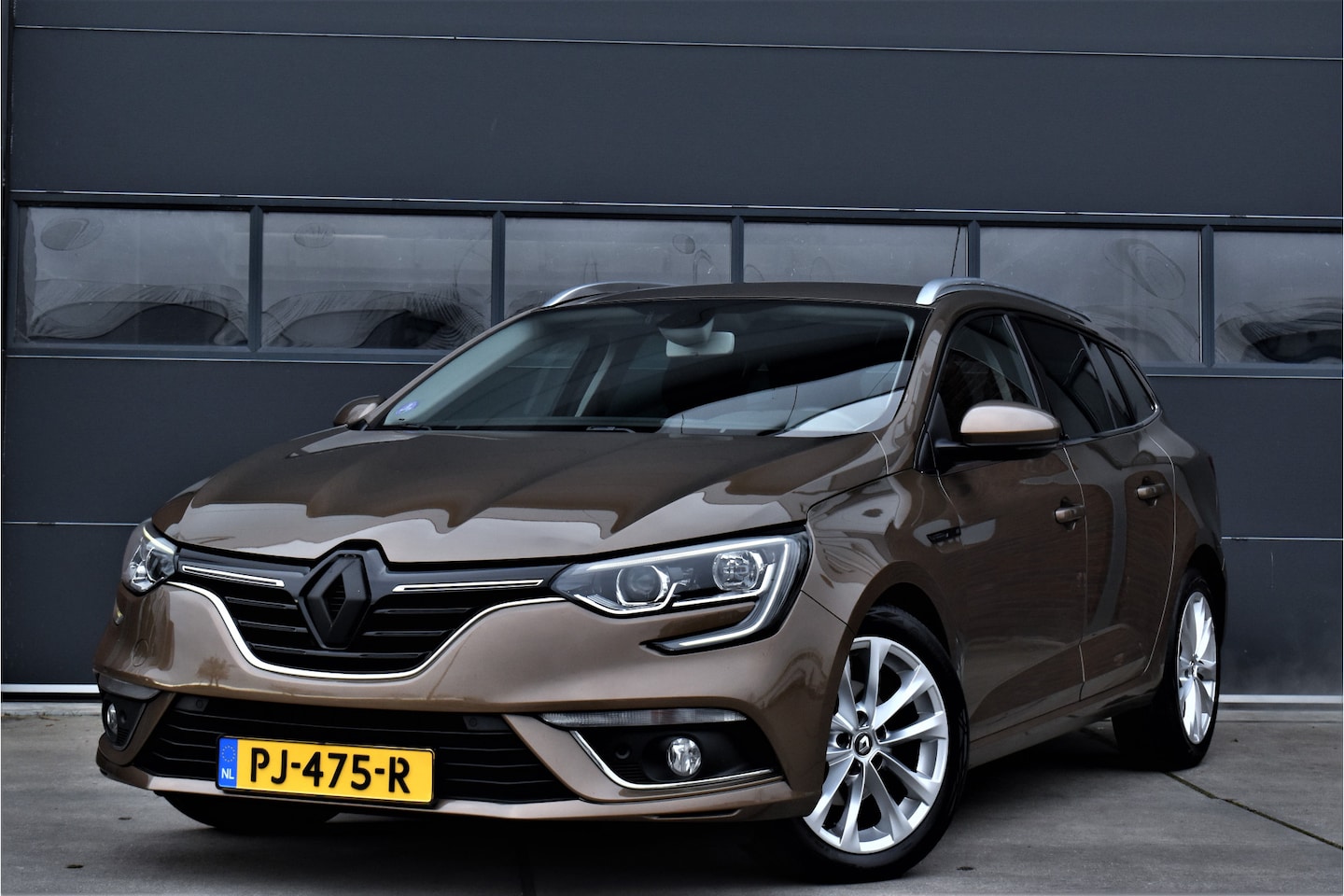 Renault Mégane Estate - 1.2 TCe Zen NAP Navi - Cruise - Led - Xenon - Pdc - AutoWereld.nl