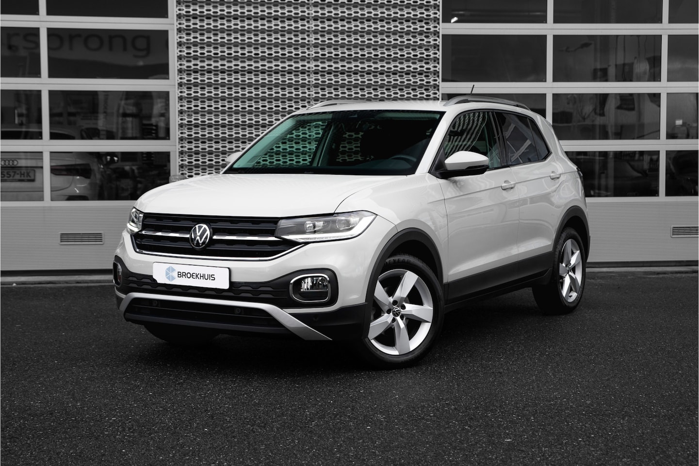 Volkswagen T-Cross - 1.5 TSI Style 150pk DSG | Automaat | Stoelverwarming | Camera | Carplay - AutoWereld.nl