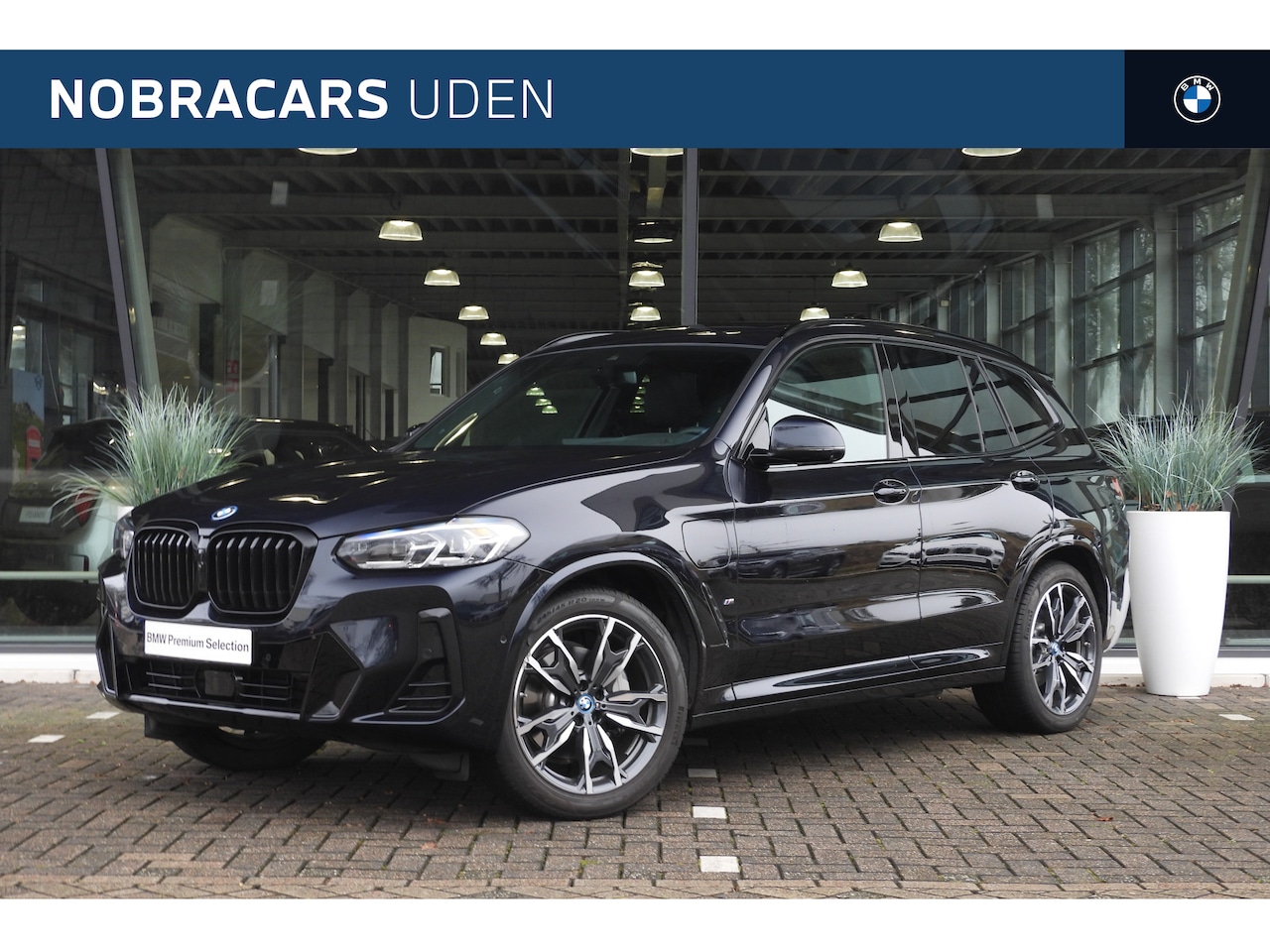 BMW X3 - xDrive30e High Executive M Sport Automaat / Panoramadak / Trekhaak / Sportstoelen / Adapti - AutoWereld.nl