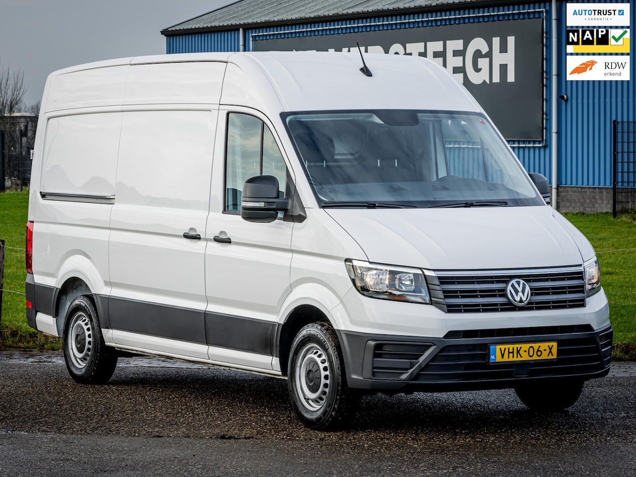 Volkswagen Crafter - 30 2.0 TDI L3H3 Trendline Airco|Cruise Control - AutoWereld.nl