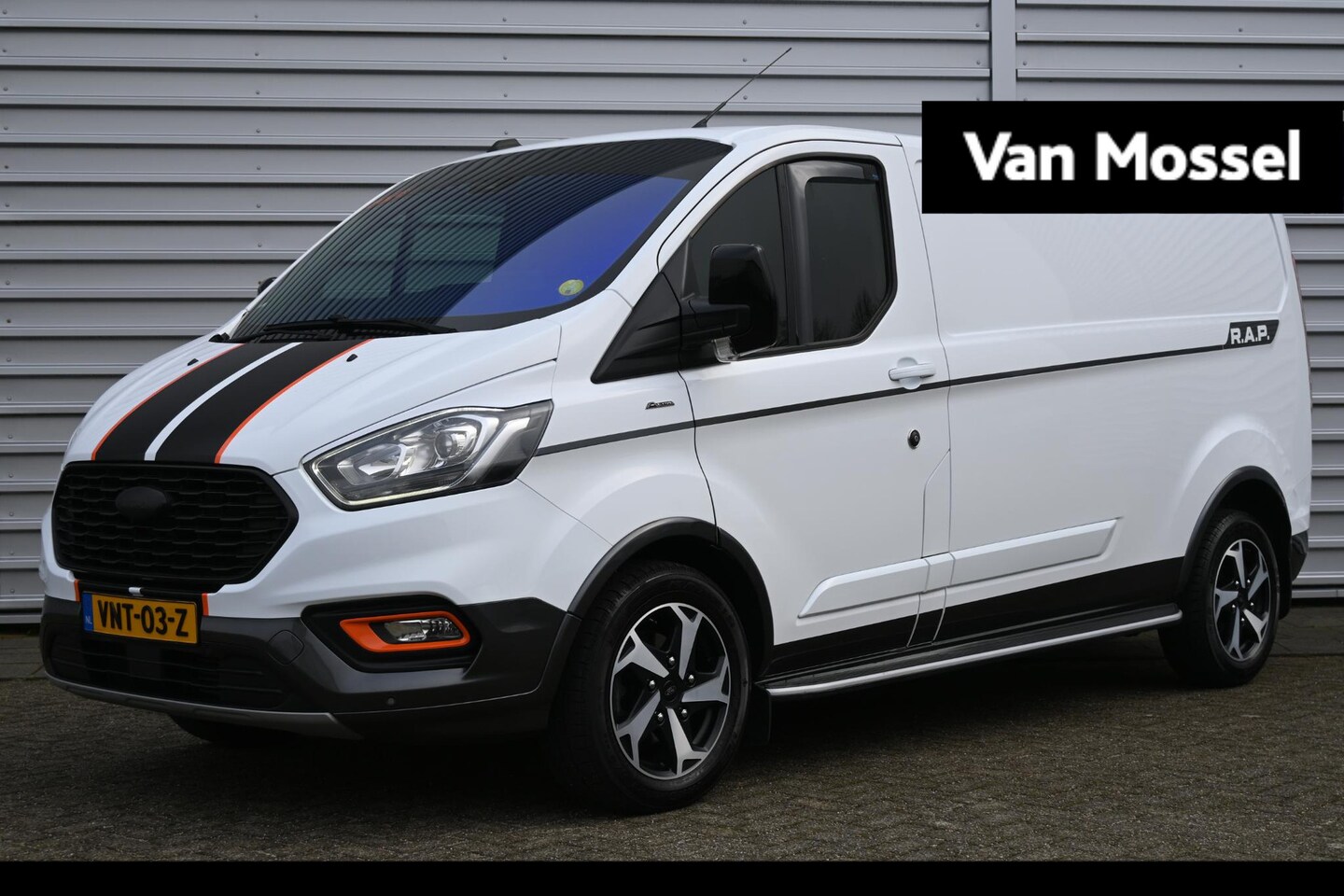 Ford Transit Custom - 300 2.0 TDCI L2H2 Limited 170PK Automaat | Winterpack | Achteruitrijcamera | Navigatie | D - AutoWereld.nl