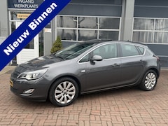 Opel Astra - 1.6 Turbo Cosmo Schuifdak, Navi, Pdc, Cruise Bj 2010 180PK