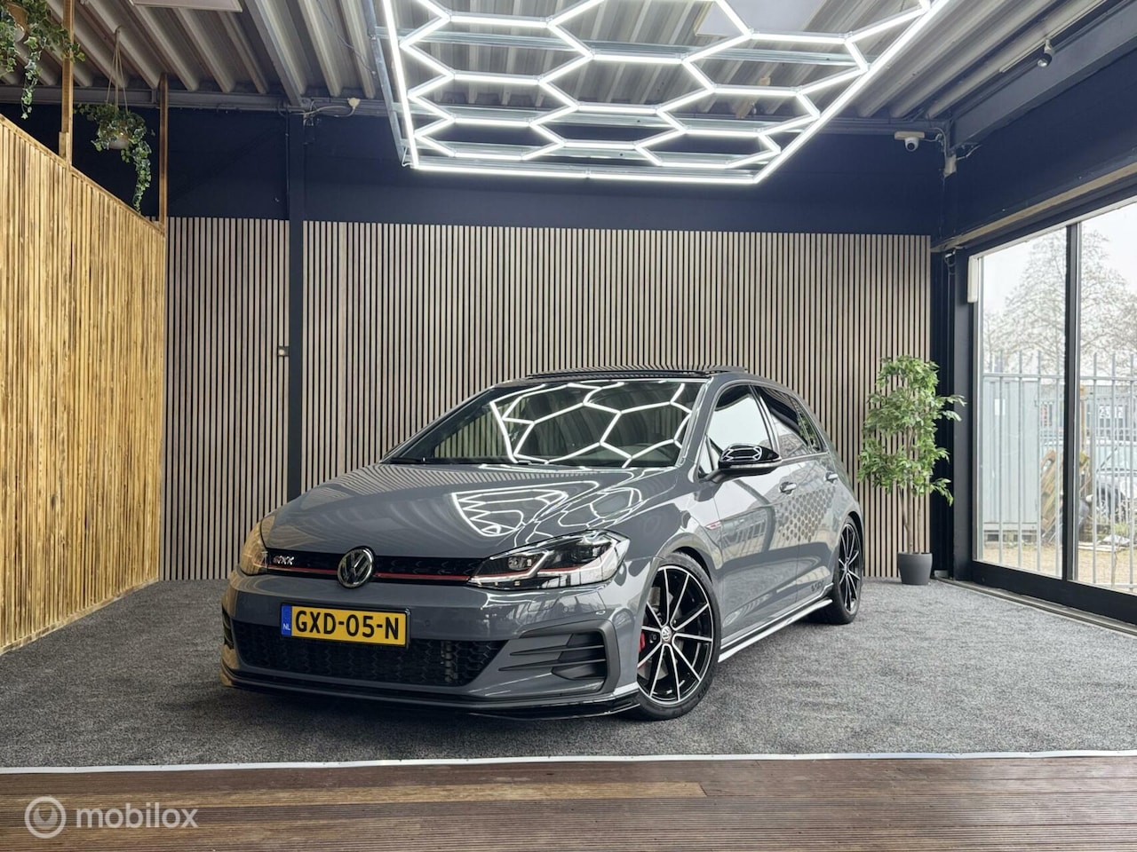 Volkswagen Golf - GTI TCR |Pano |DCC|Navi|Akra| - AutoWereld.nl