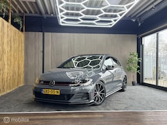 Volkswagen Golf - GTI TCR |Pano |DCC|Navi|Akra|