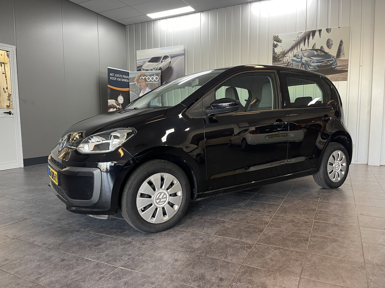 Volkswagen Up! - 1.0 BMT move up! Goed onderhouden, Airco. - AutoWereld.nl