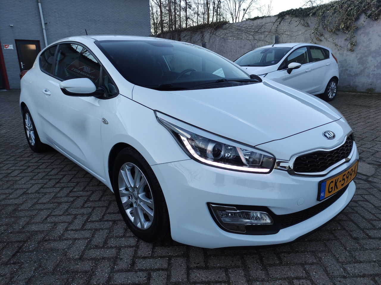 Kia Pro cee'd - PRO CEE D 1.6 GDI ComfortLine - AutoWereld.nl