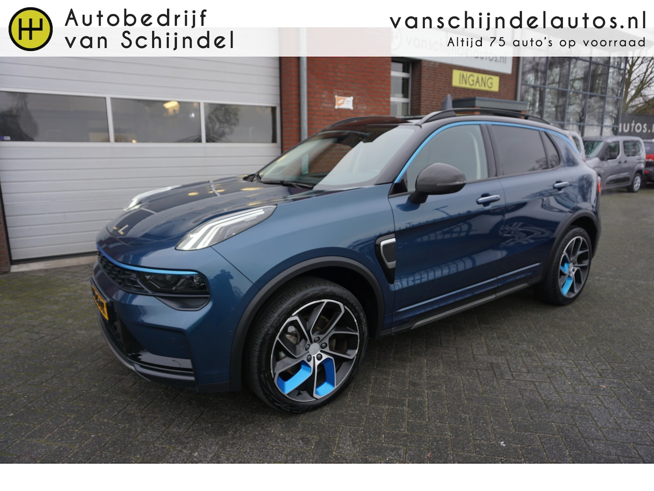 Lynk & Co 01 - 1.5 261PK! ORIGINEEL NEDERLANDS MET 360CAMERA 6,6KWH LADEN DEALER ONDERHOUDEN PANORAMADAK - AutoWereld.nl