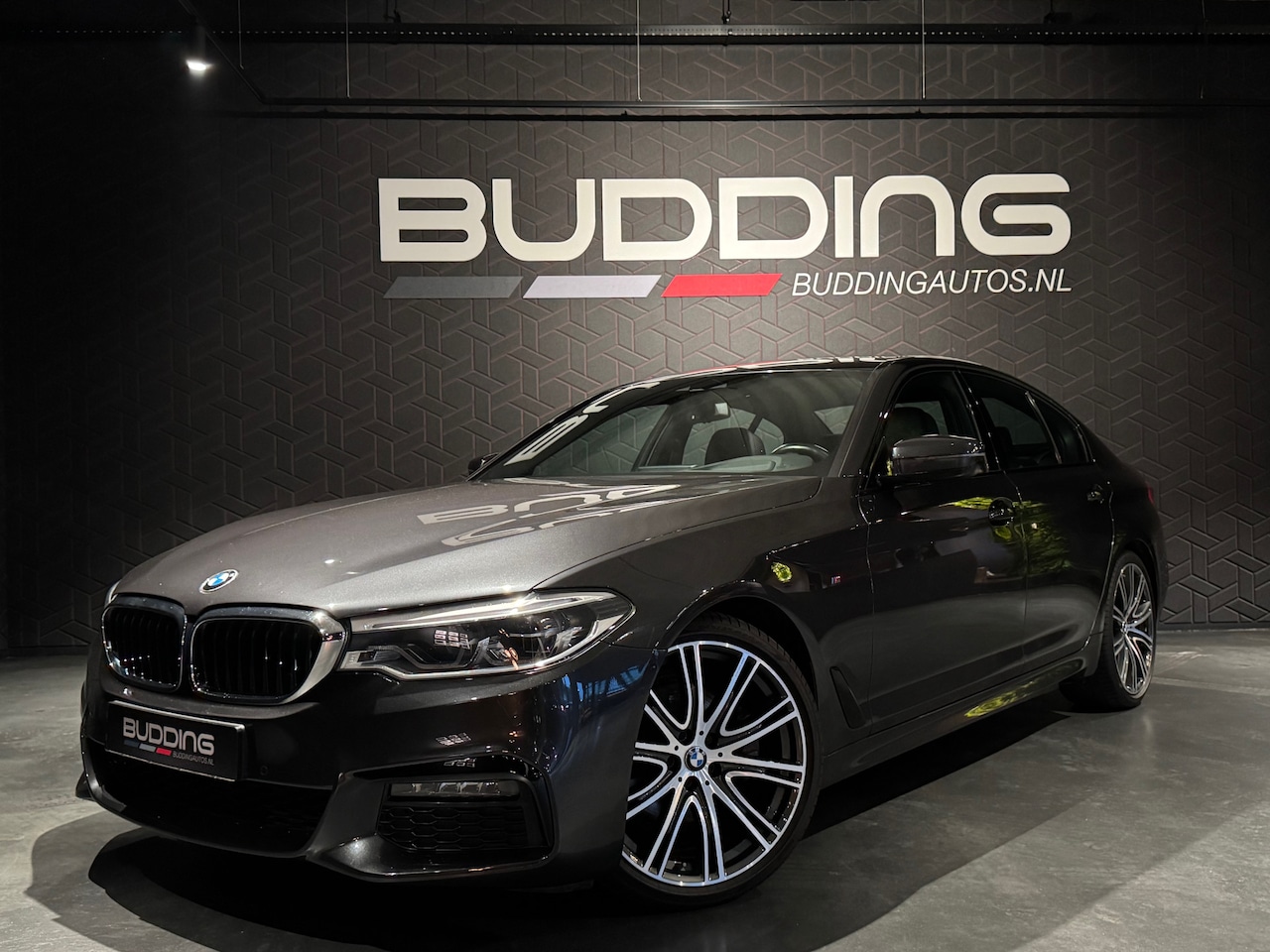 BMW 5-serie - 520i High Executive | M-sport | Head-up - AutoWereld.nl