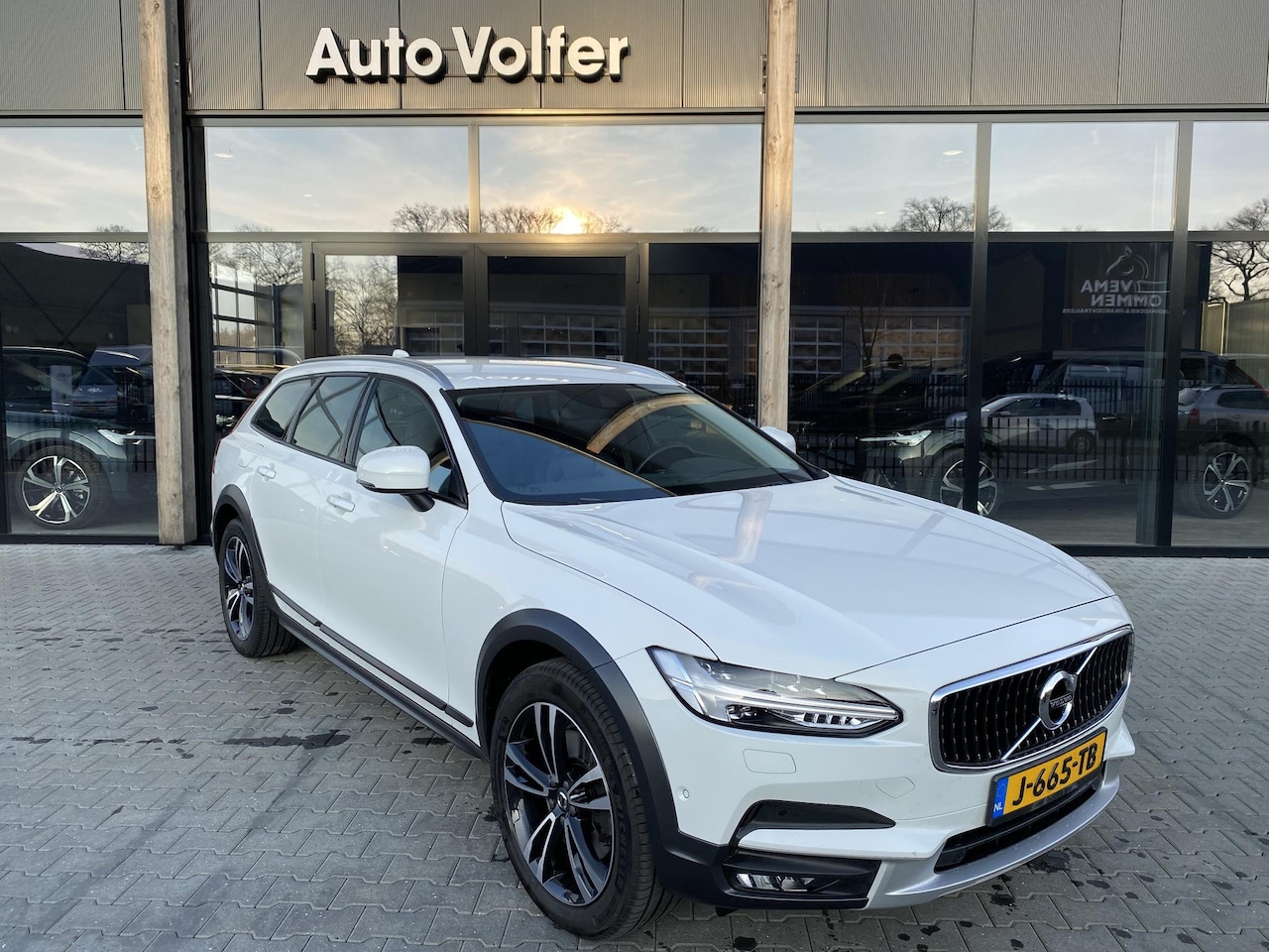 Volvo V90 Cross Country - 2.0 T5 Pro ACC|BLIS|Cam|pilot assist - AutoWereld.nl