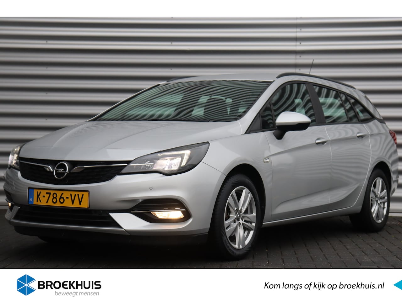 Opel Astra Sports Tourer - 1.2 TURBO 110PK EDITION+ / NAVI / AIRCO / LED / PDC / 16" LMV / CAMERA / TREKHAAK / NIEUWS - AutoWereld.nl