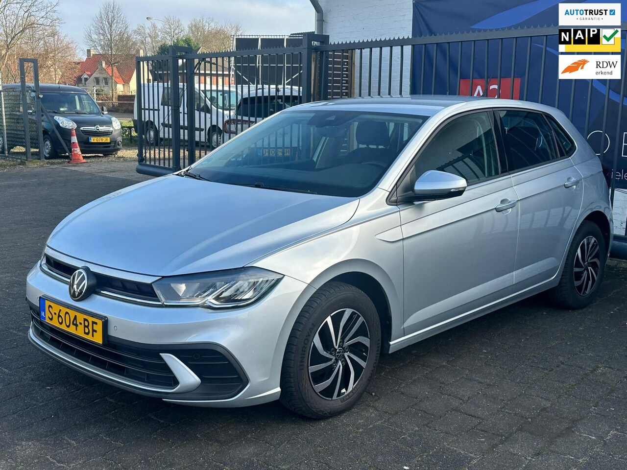 Volkswagen Polo - 1.0 TSI Life / APPLE CARPLAY / VIRTUAL / NAVIGATIE / NAP ! - AutoWereld.nl