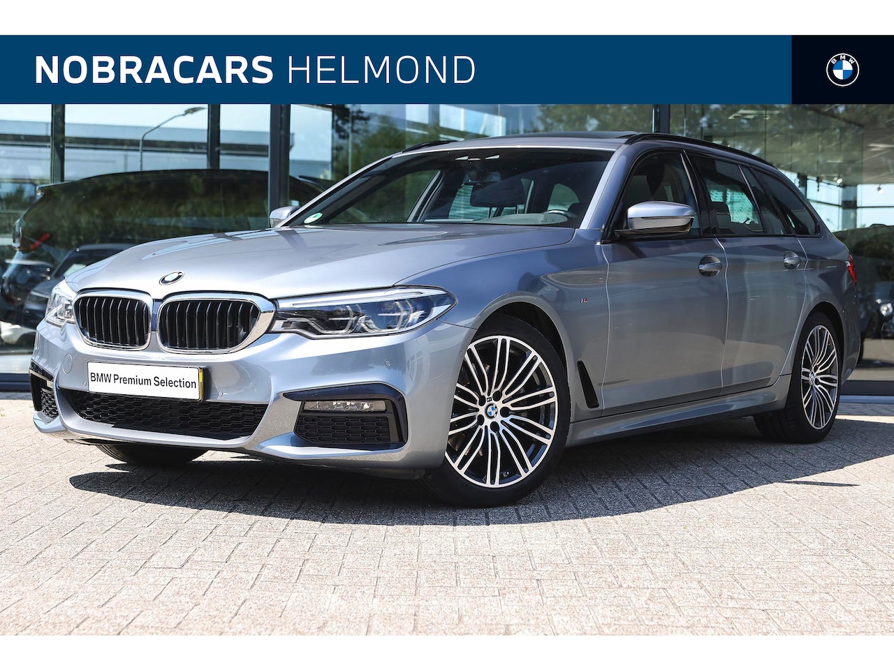 BMW 5-serie Touring - 520i High Executive M Sport Automaat / Panoramadak / Adaptieve LED / Comfort Access / Park - AutoWereld.nl