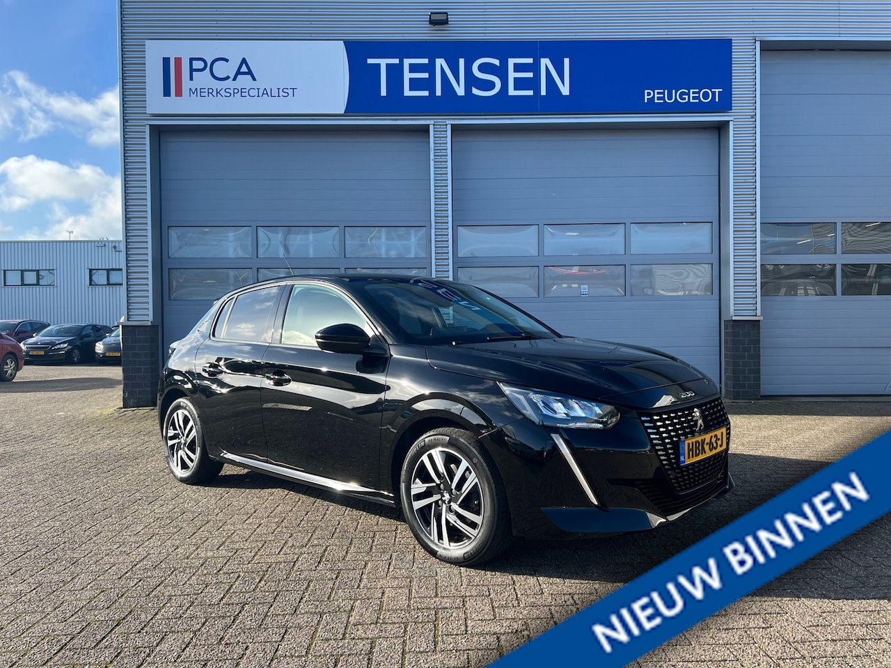 Peugeot 208 - 1.2 100pk Allure | Keyless | Stoelverwarming | Achteruitrijcamera | Navigatie met Apple Ca - AutoWereld.nl