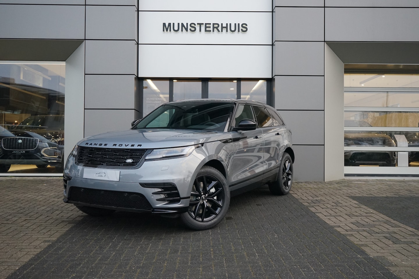 Land Rover Range Rover Velar - 2.0 P400e AWD SE Dynamic Edition PHEV - Adaptieve cruise control - Voorstoelen / Achterban - AutoWereld.nl