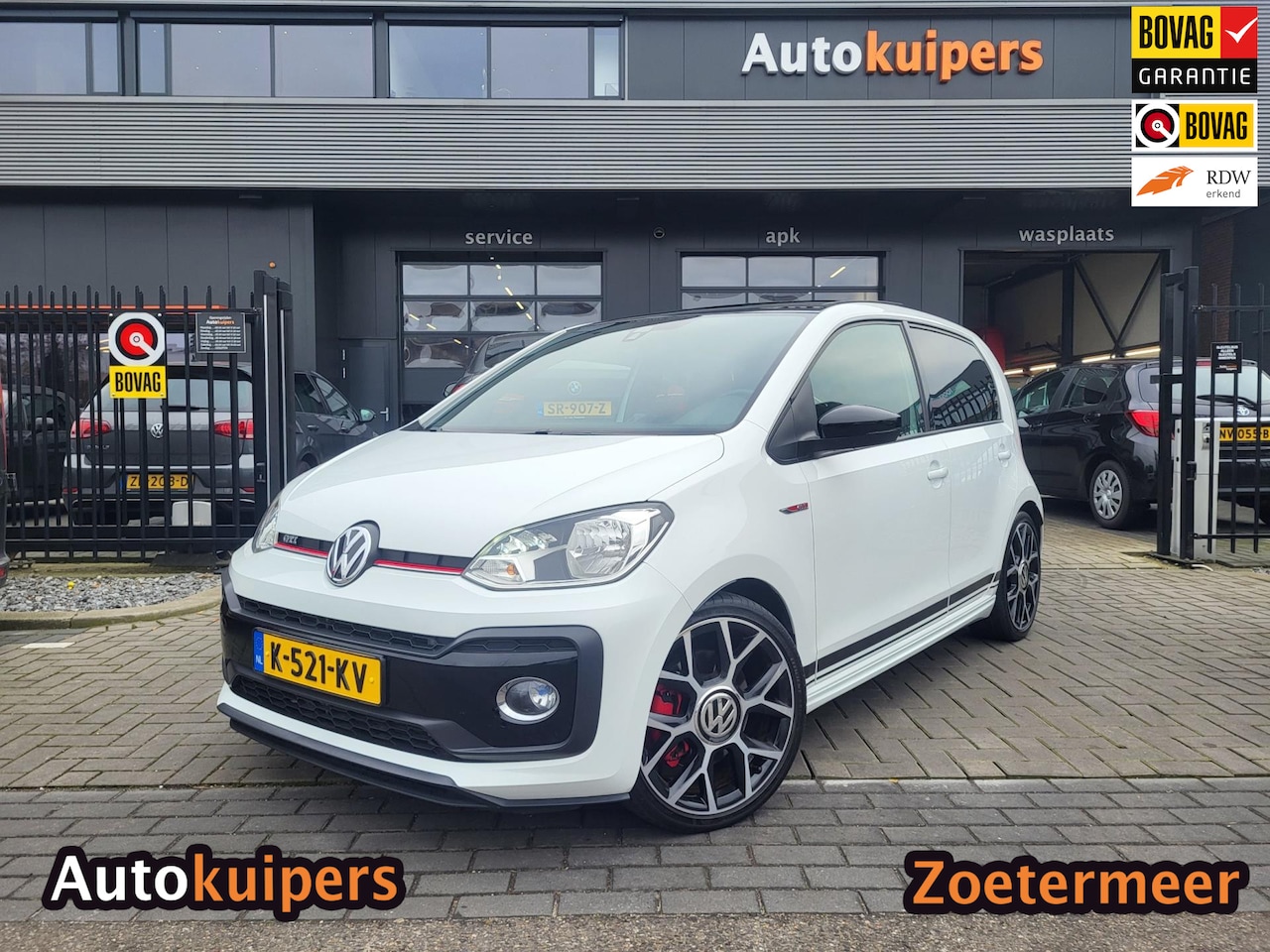 Volkswagen Up! - 1.0 TSI GTI | Met panoramadak, stoelverwarming, achteruitrijcamera, cruise control en clim - AutoWereld.nl