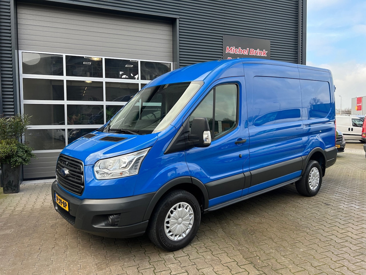 Ford Transit - 350 2.0 TDCI L2H2 Trend Euro 6 - AutoWereld.nl